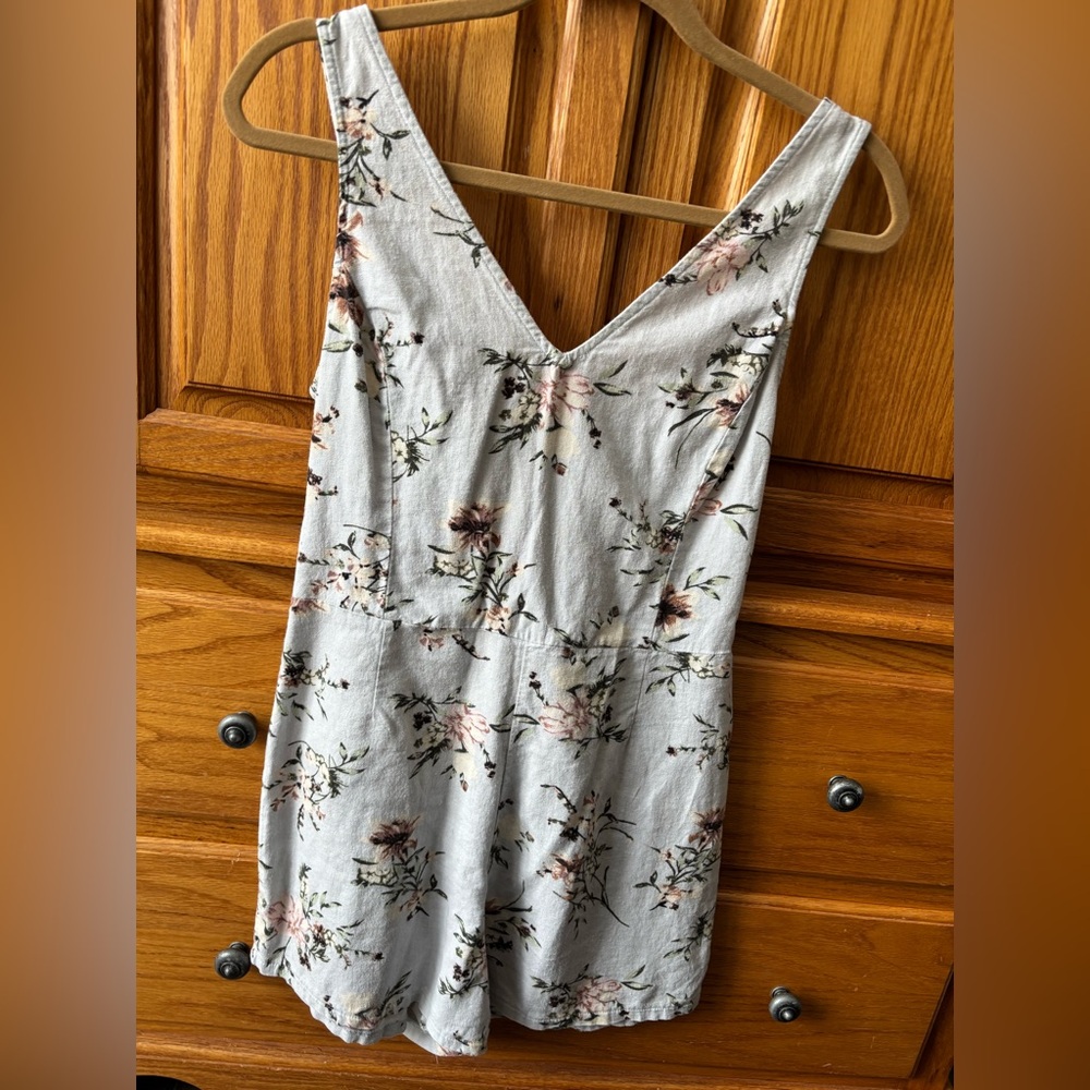 #16 Dynamite Blue Floral Sleeveless Romper small